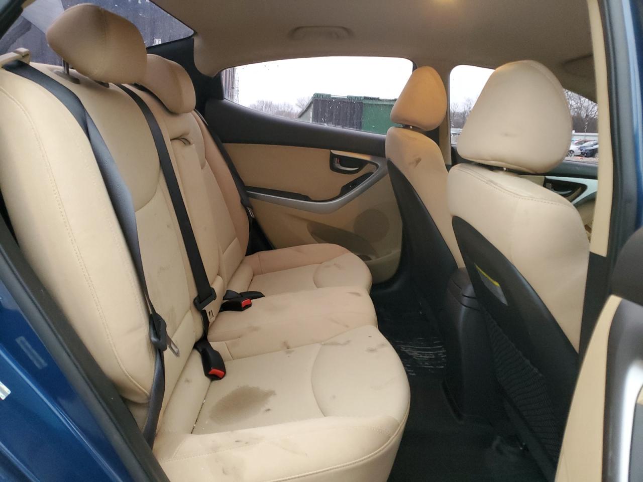2013 Hyundai Elantra - Image 10