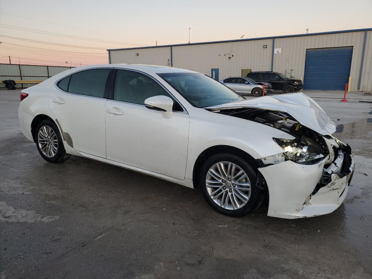 2013 Lexus ES - Image 4