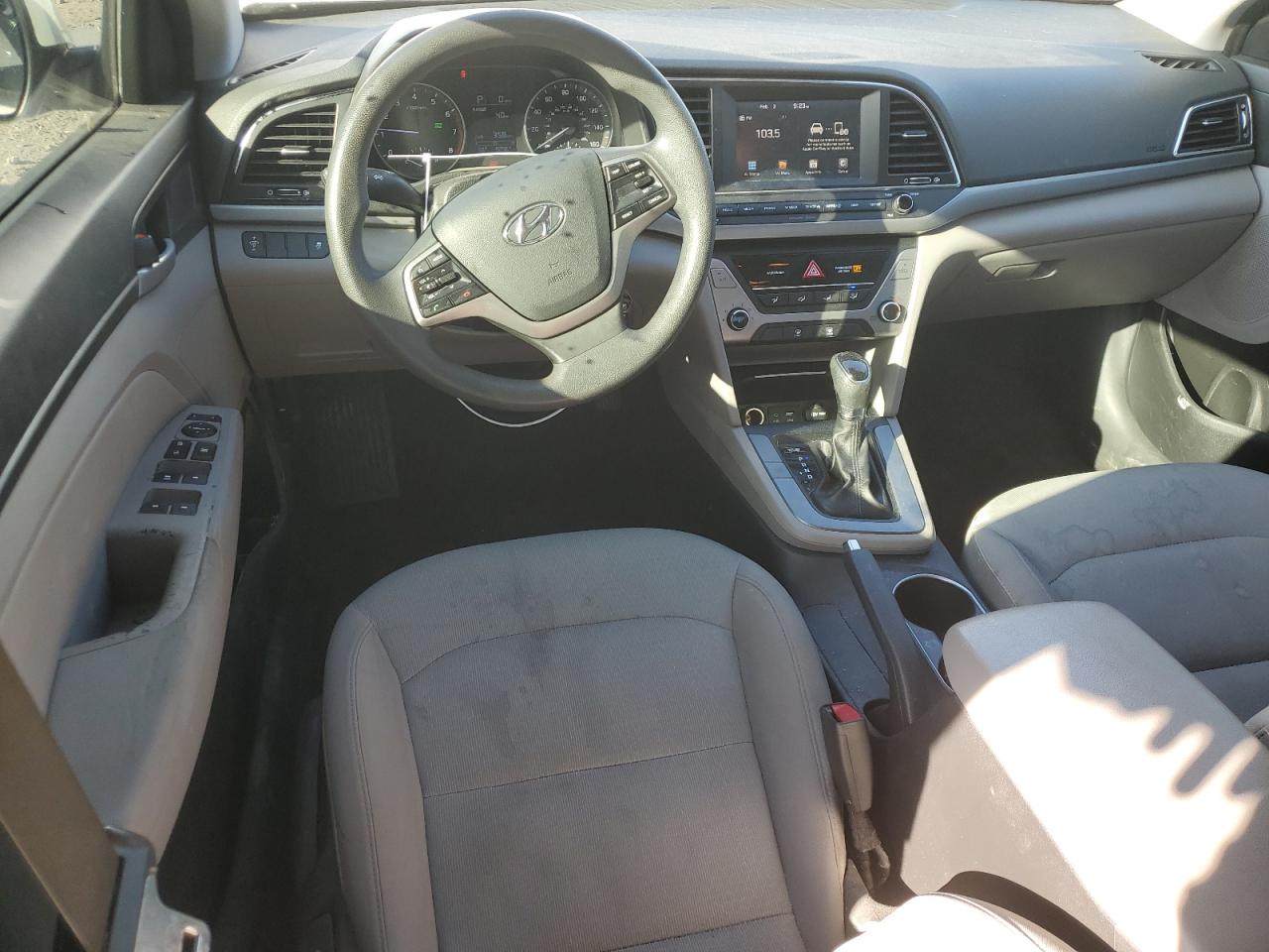 2017 Hyundai Elantra - Image 8