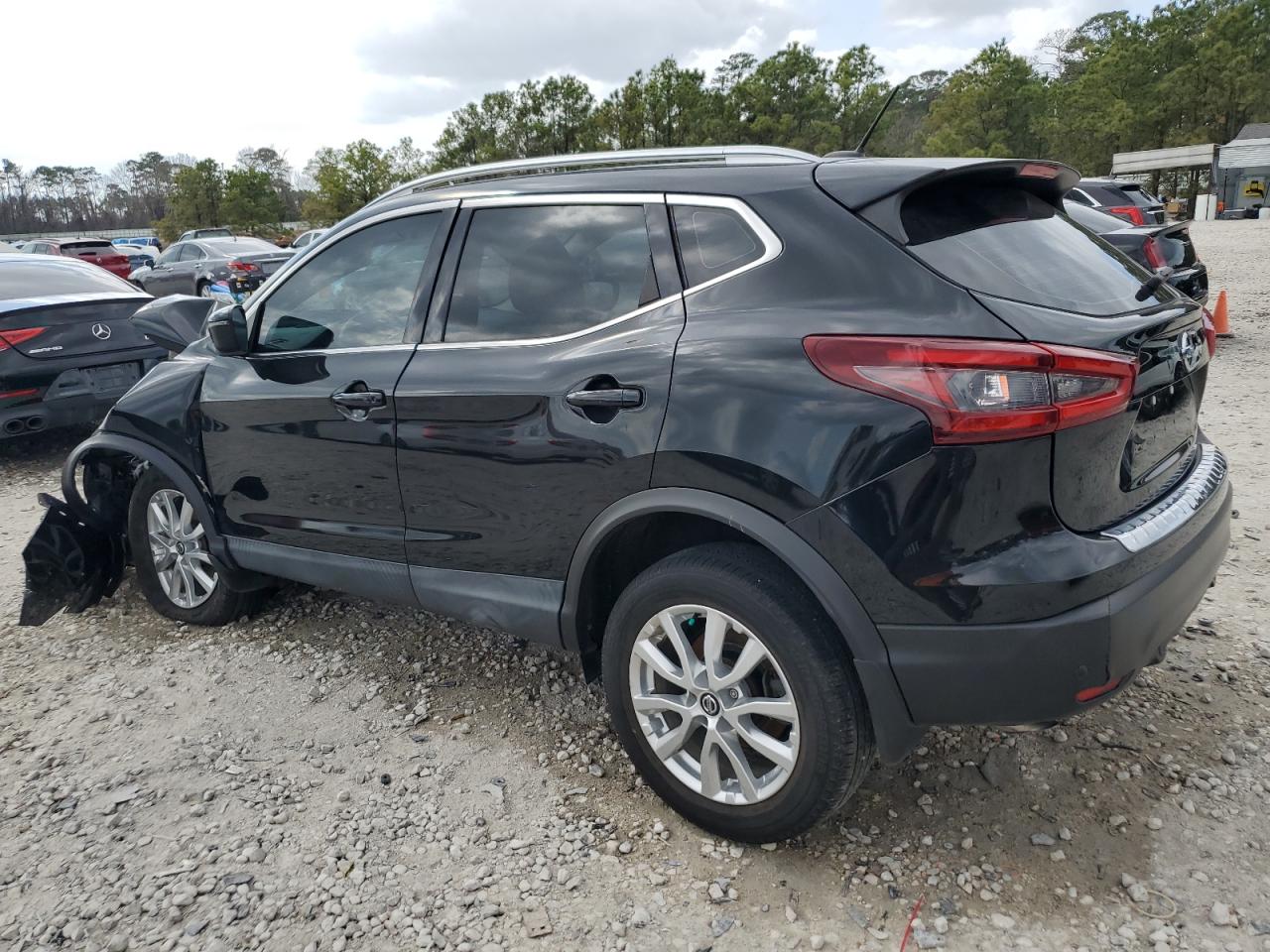 2020 Nissan Rogue - Image 2