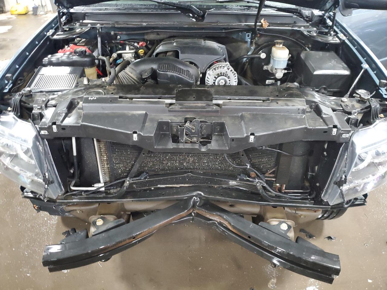 2008 Chevrolet Avalanche - Image 11