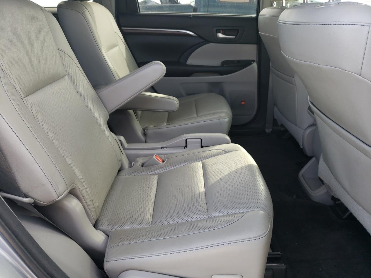 2015 Toyota Highlander - Image 11