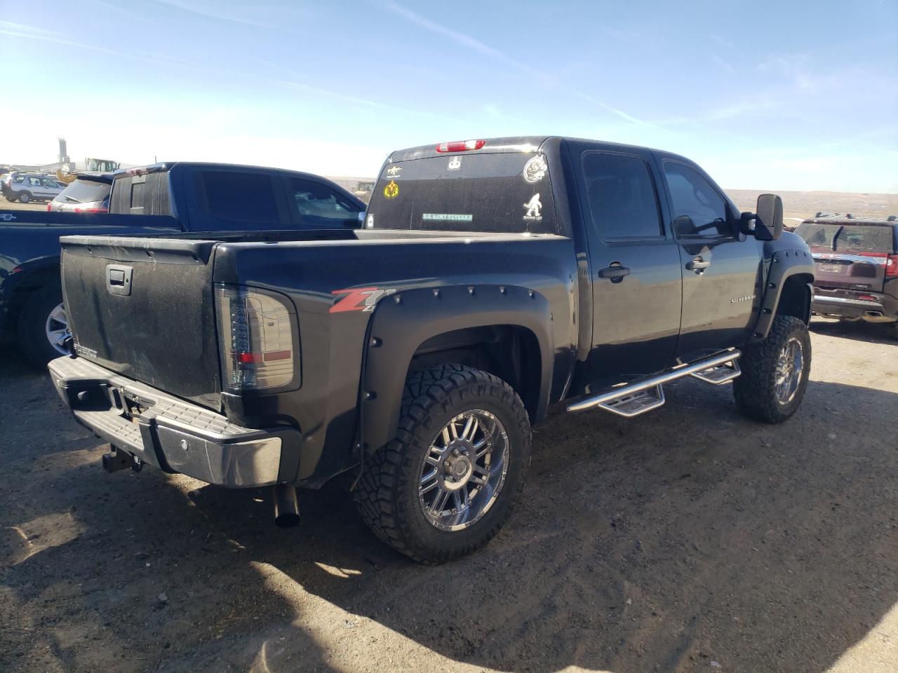 2011 Chevrolet Silverado - Image 3