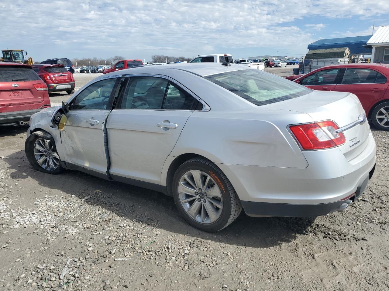 2011 Ford Taurus - Image 2