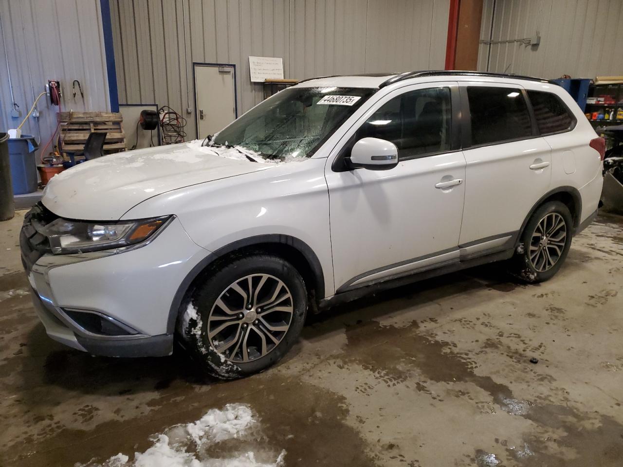 2016 Mitsubishi Outlander - Image 1