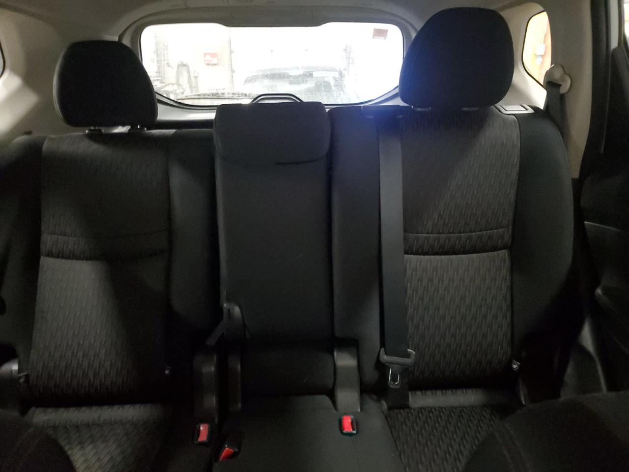 2018 Nissan Rogue - Image 10