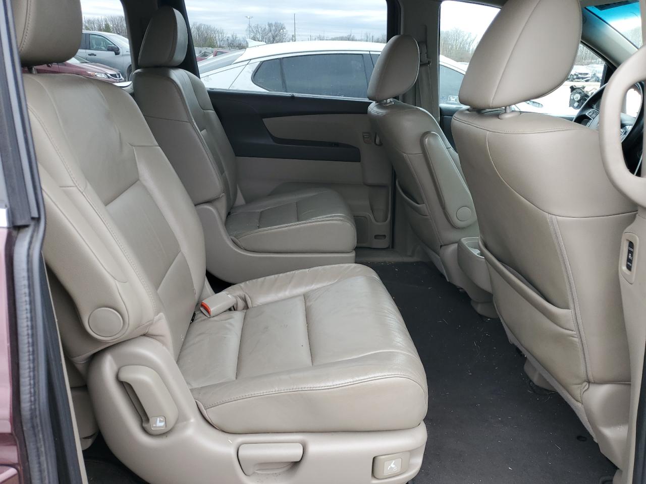 2012 Honda Odyssey - Image 11