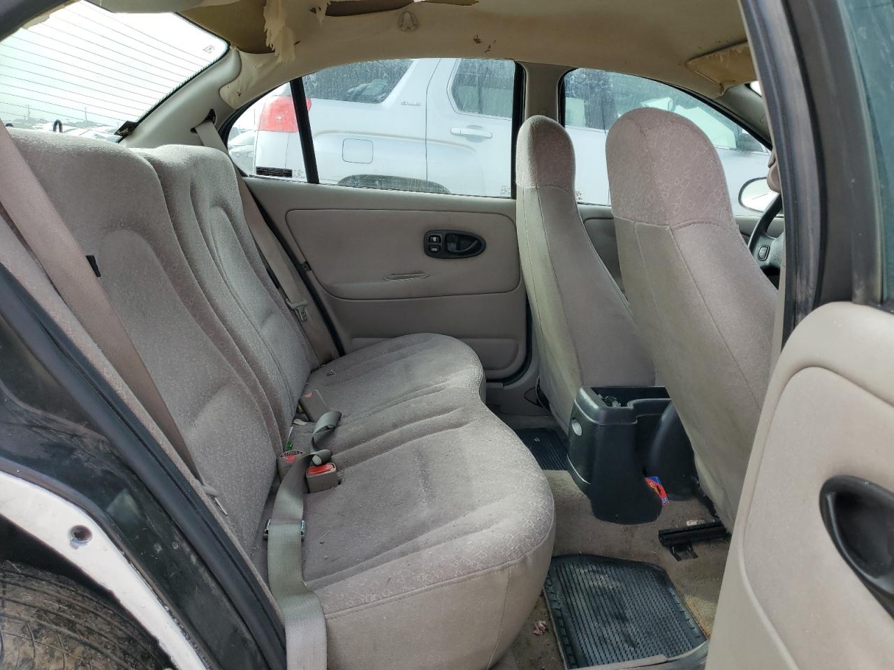 2002 Saturn SL - Image 10