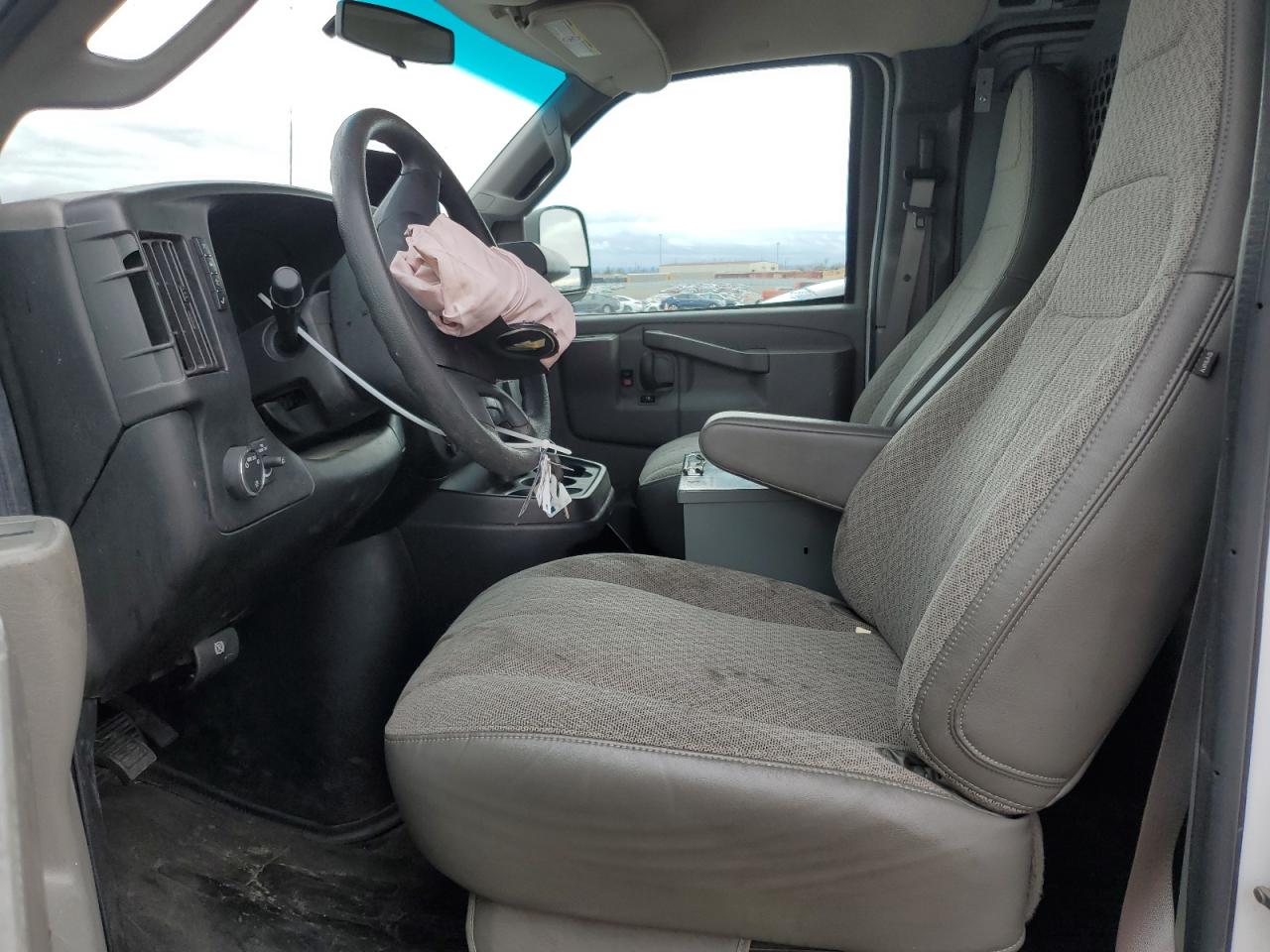 2017 Chevrolet Express - Image 7