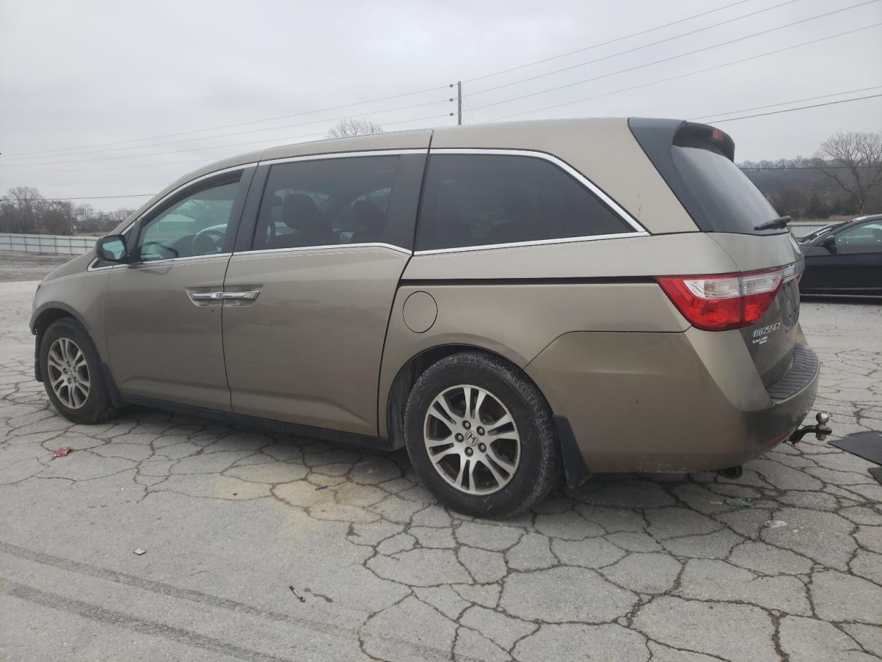 2012 Honda Odyssey - Image 2