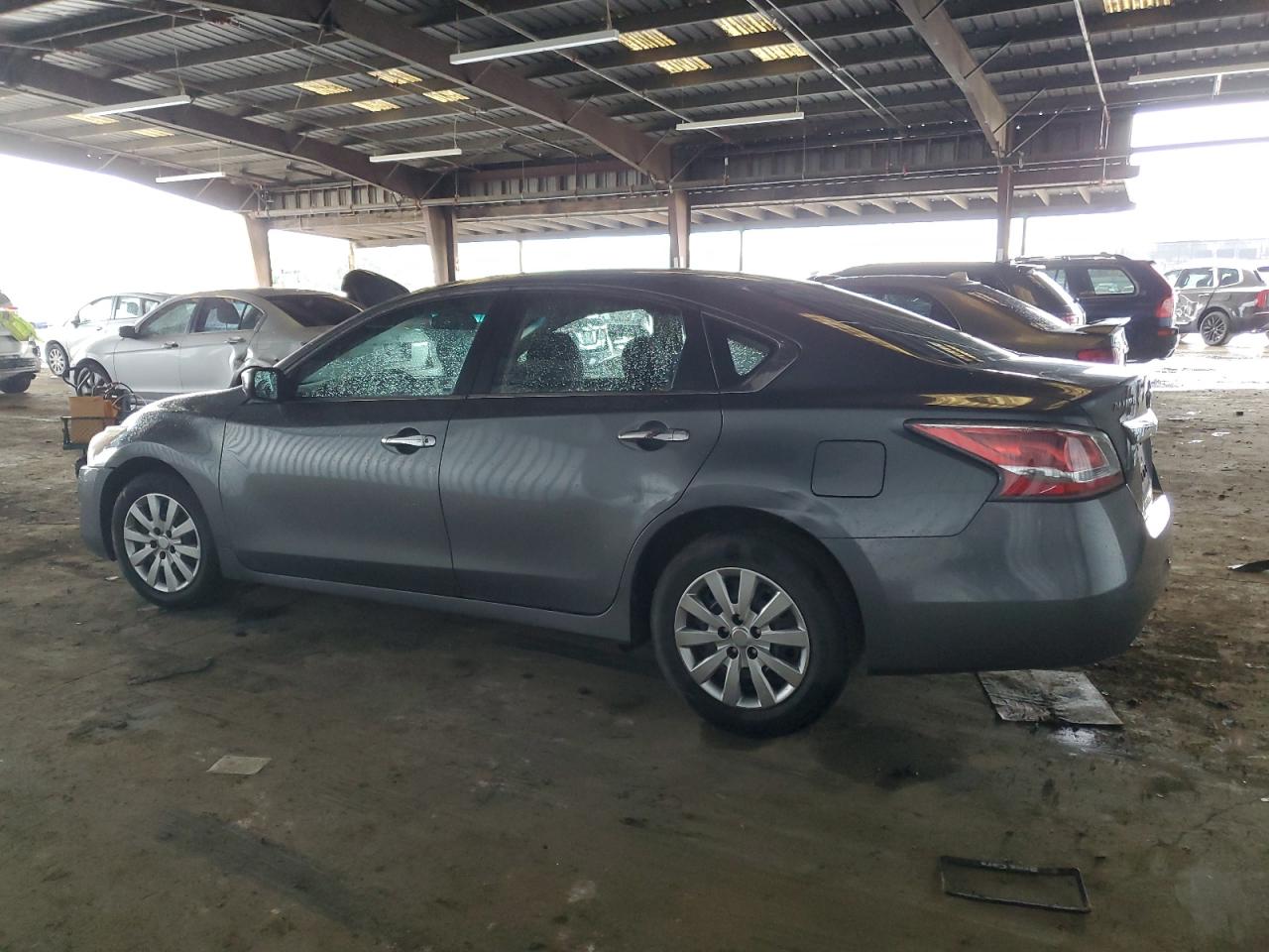 2015 Nissan Altima - Image 2