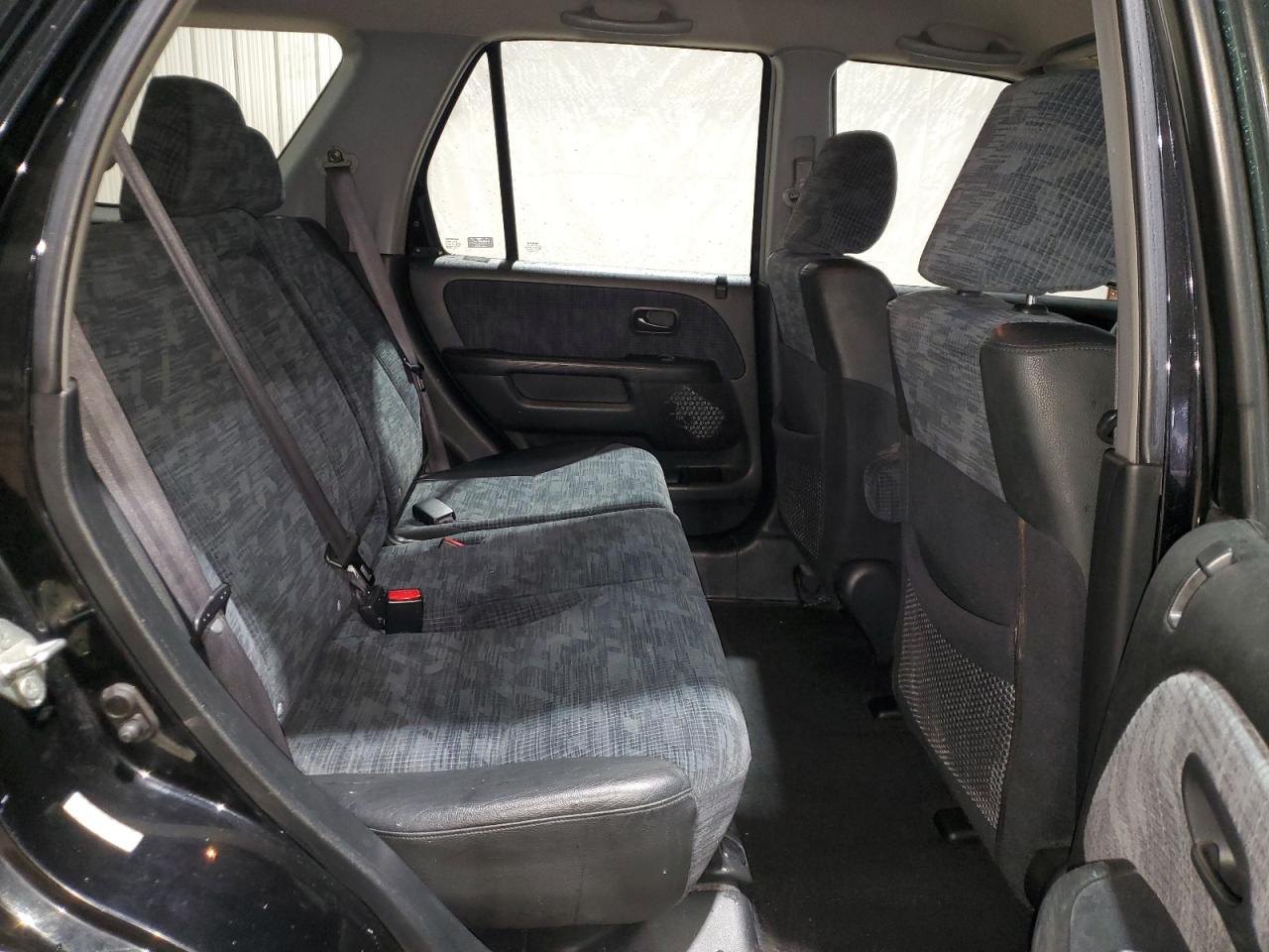 2004 Honda CR-V - Image 11