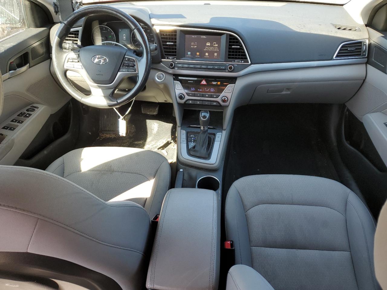 2017 Hyundai Elantra - Image 8