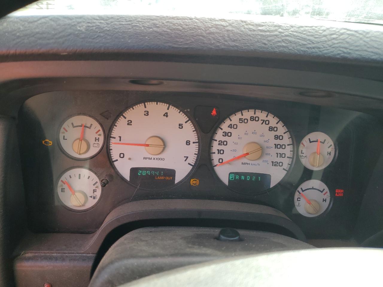 2004 Dodge RAM - Image 9