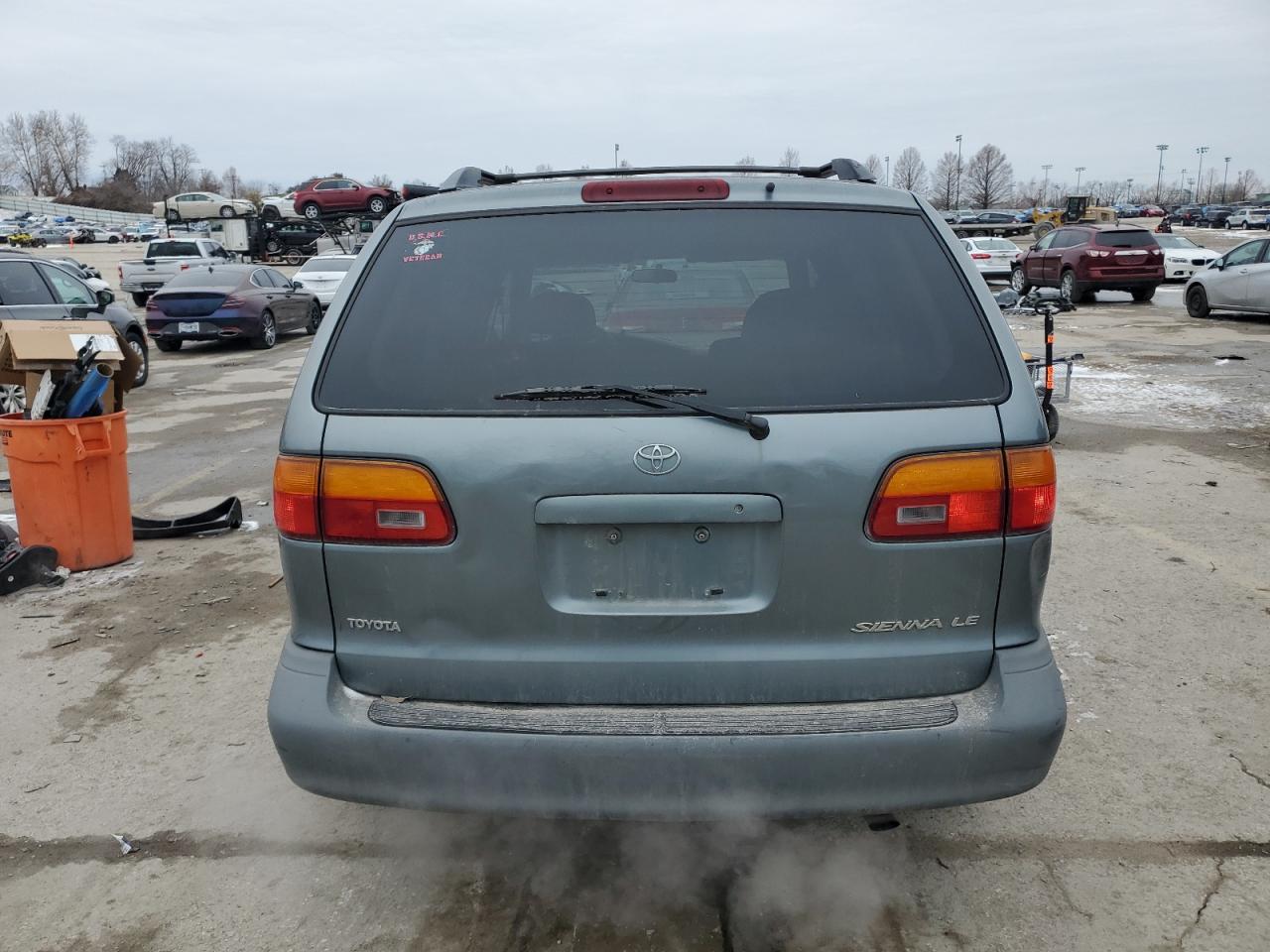 2000 Toyota Sienna - Image 6