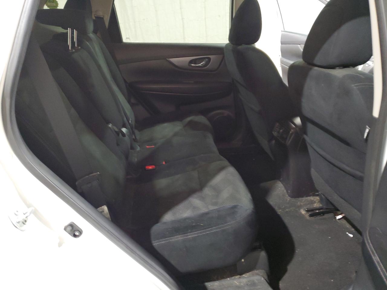 2015 Nissan Rogue - Image 11