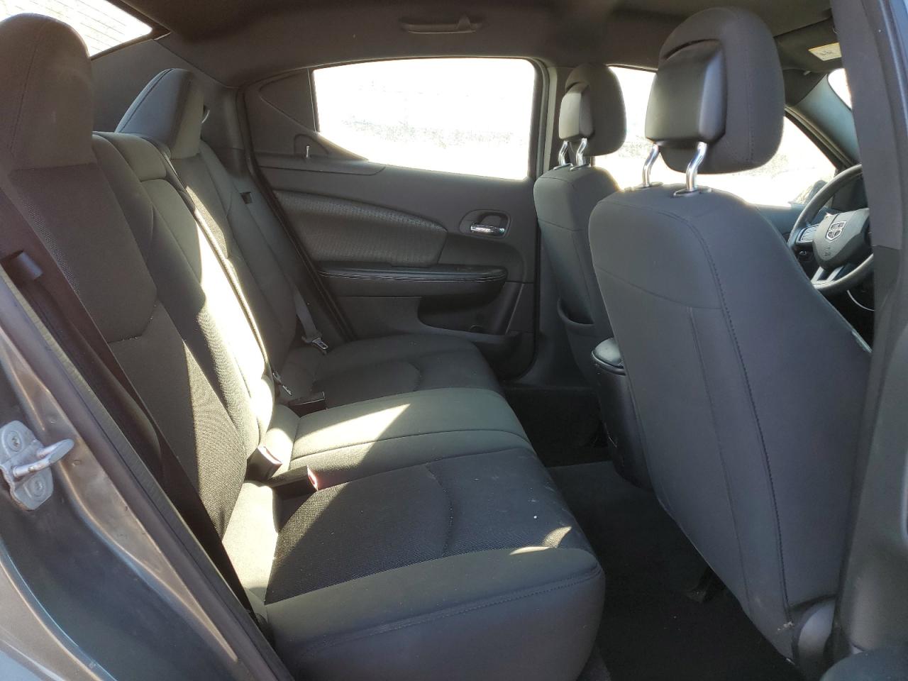 2012 Dodge Avenger - Image 10