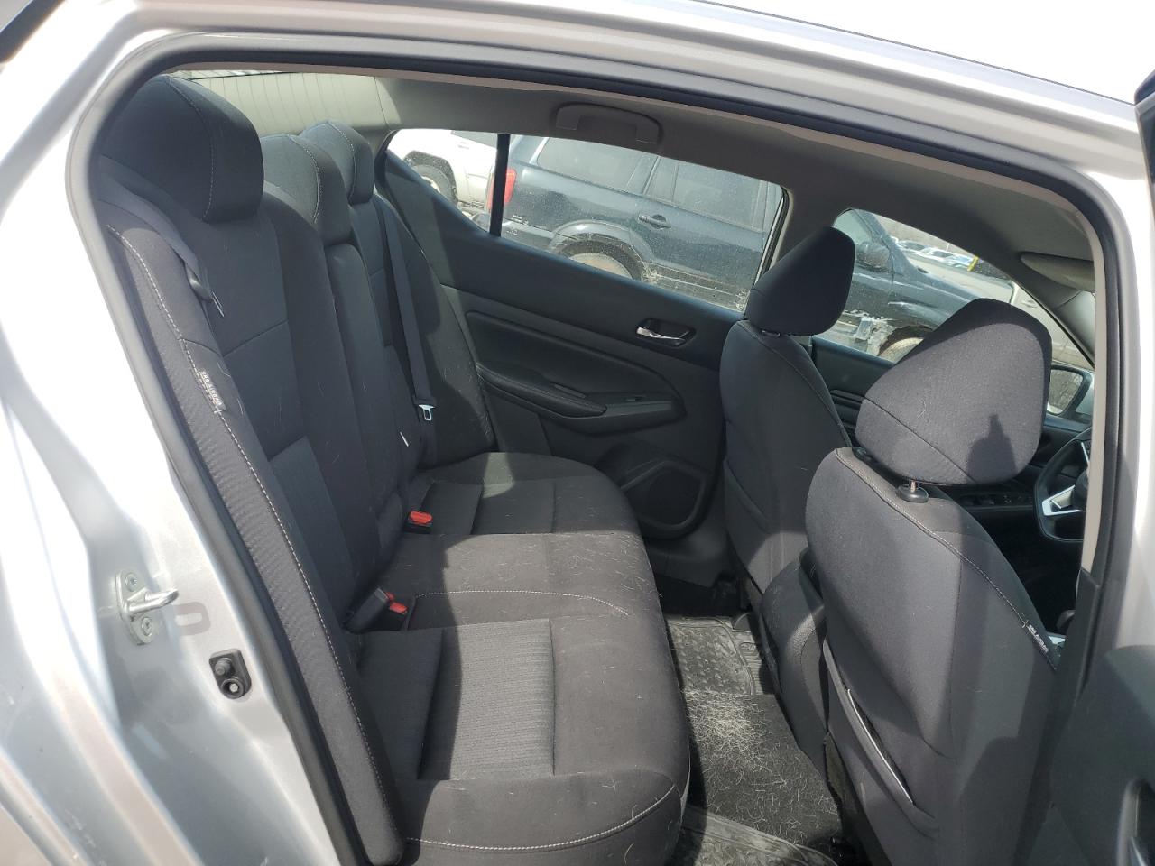 2019 Nissan Altima - Image 10