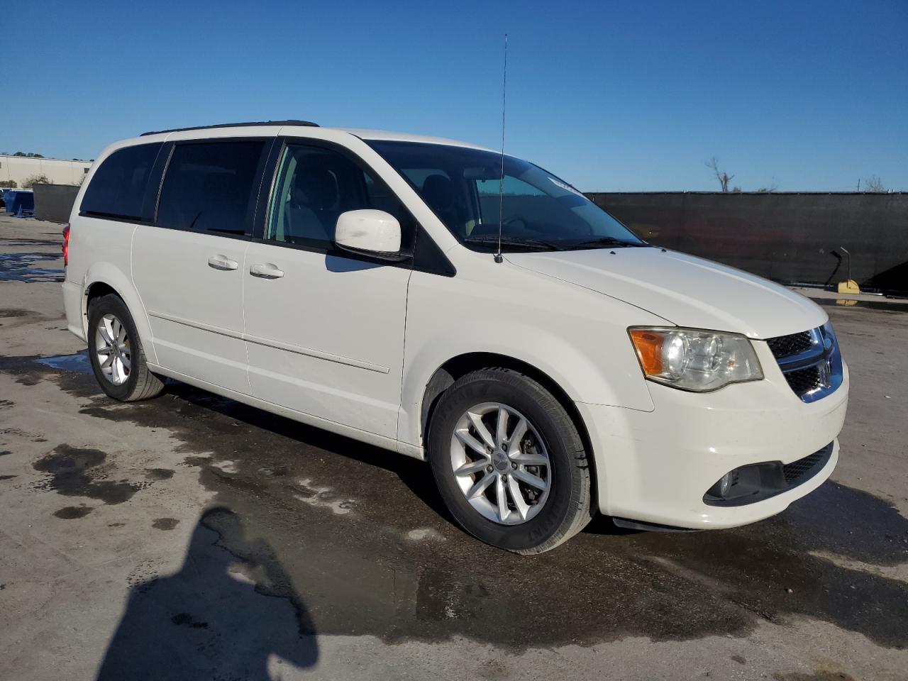 2013 Dodge Caravan - Image 4
