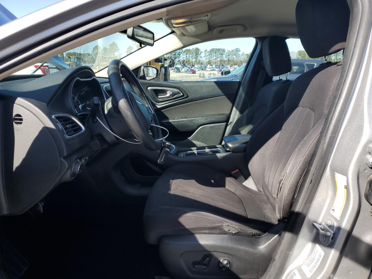 2015 Chrysler 200 - Image 7