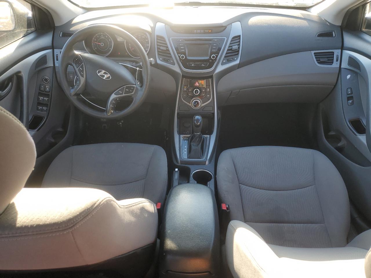 2015 Hyundai Elantra - Image 8