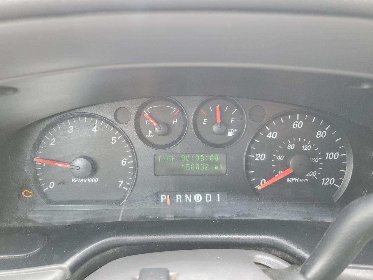 2004 Ford Taurus - Image 9