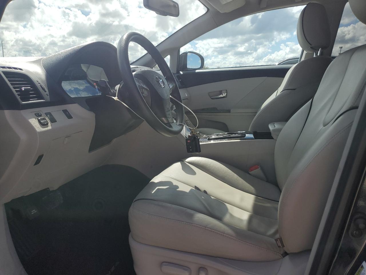 2010 Toyota Venza - Image 7