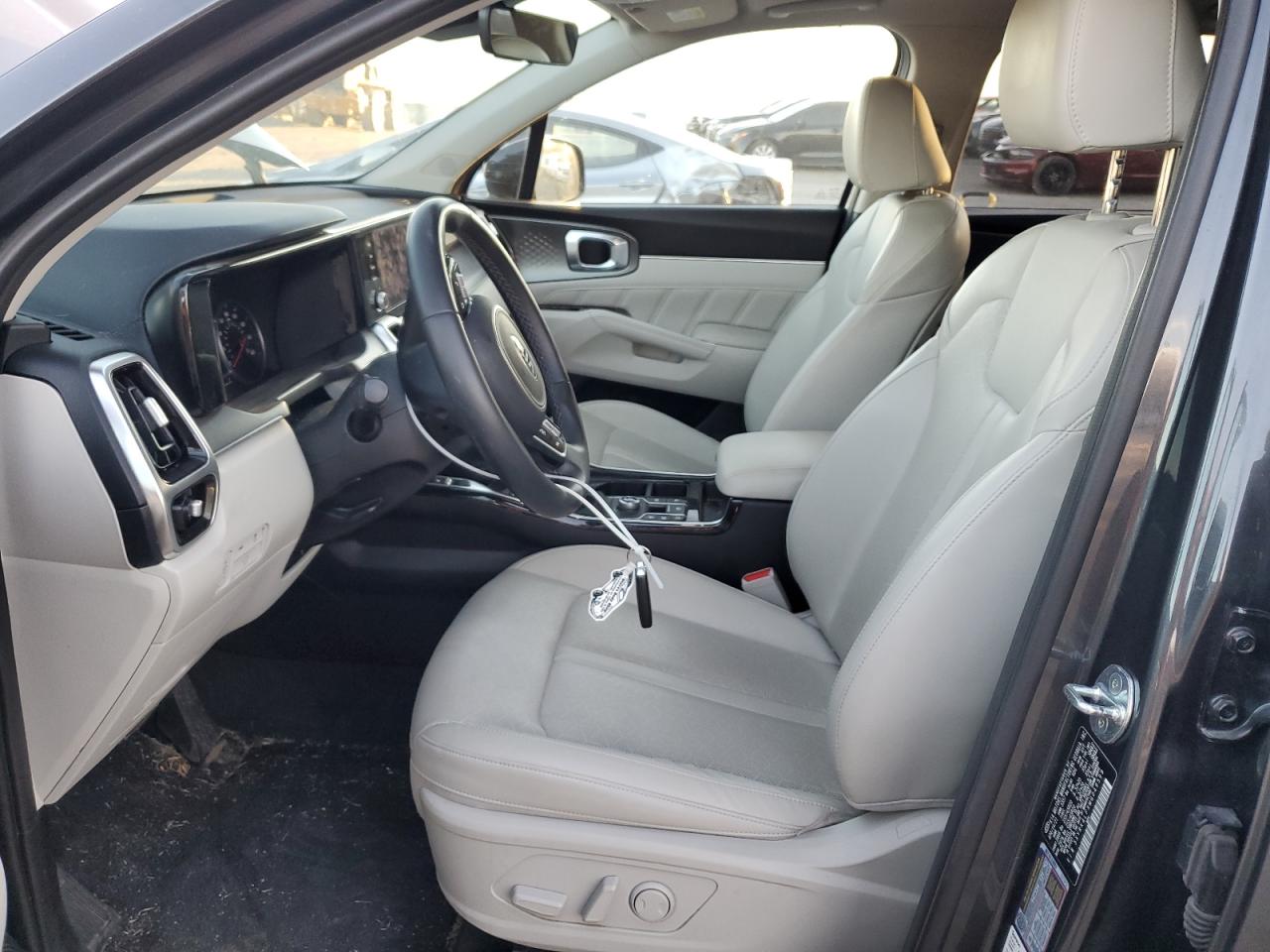 2021 Kia Sorento - Image 7