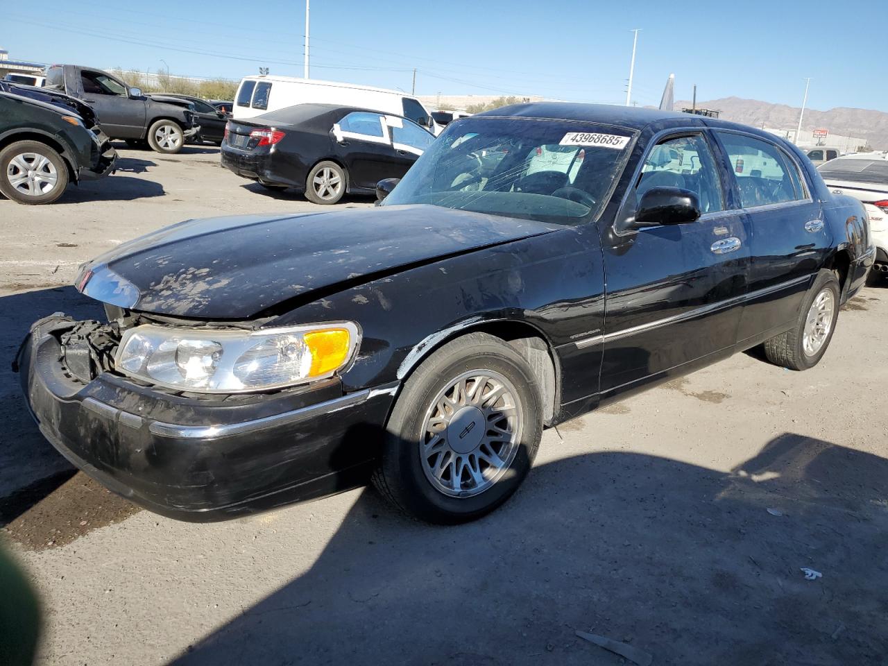 1999 Lincoln Town Car - Image 1
