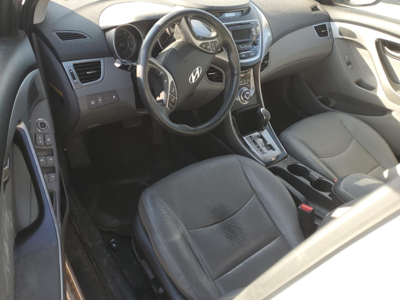 2013 Hyundai Elantra - Image 8