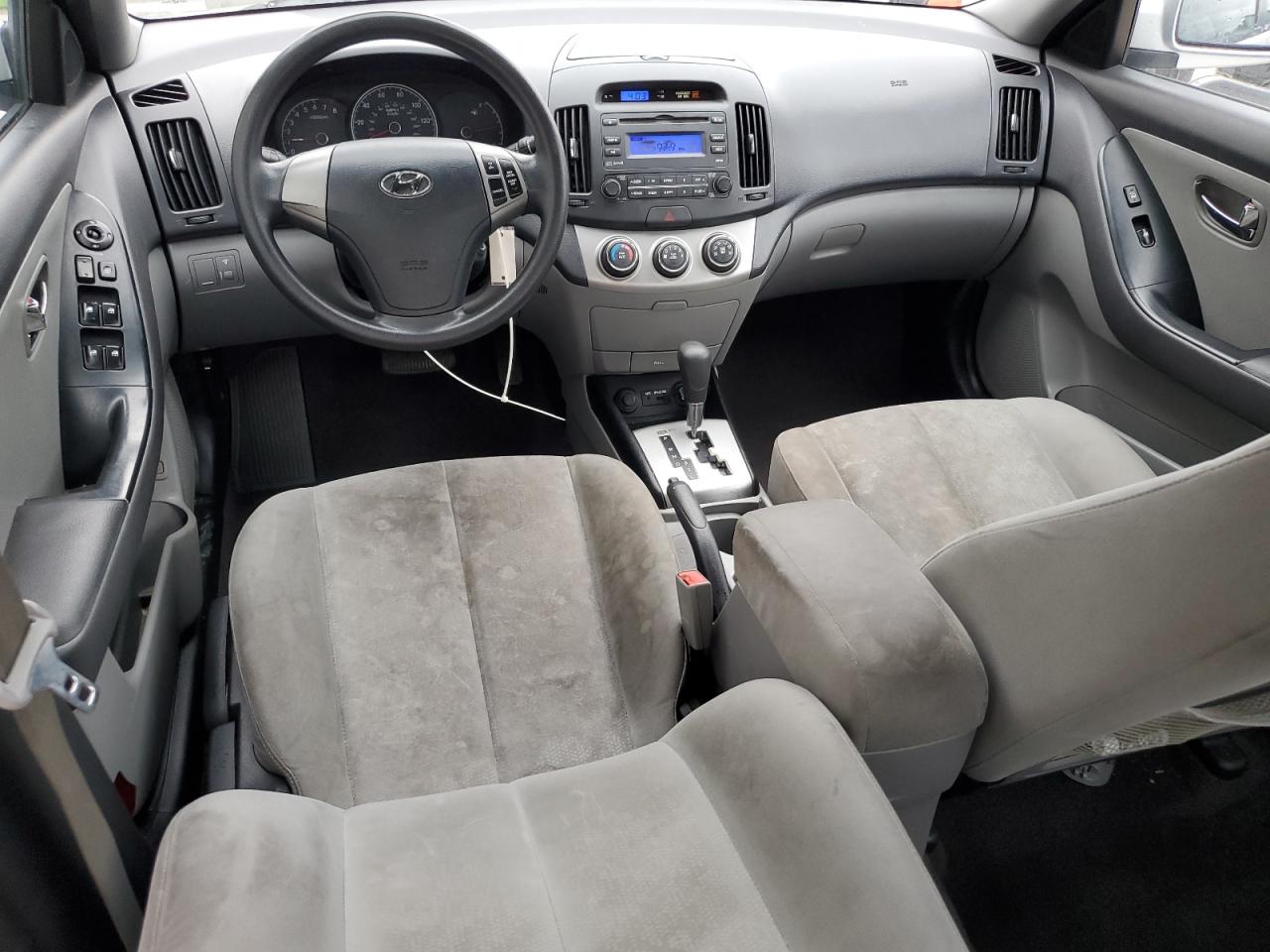 2010 Hyundai Elantra - Image 8