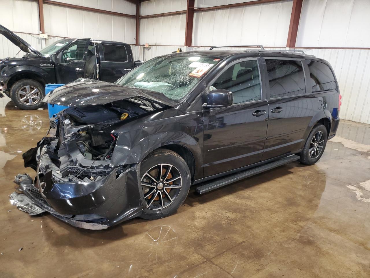 2017 Dodge Caravan - Image 1