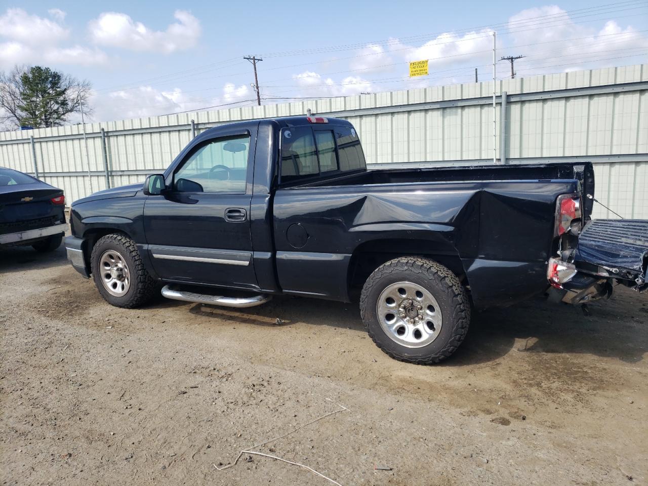 2006 Chevrolet Silverado - Image 2