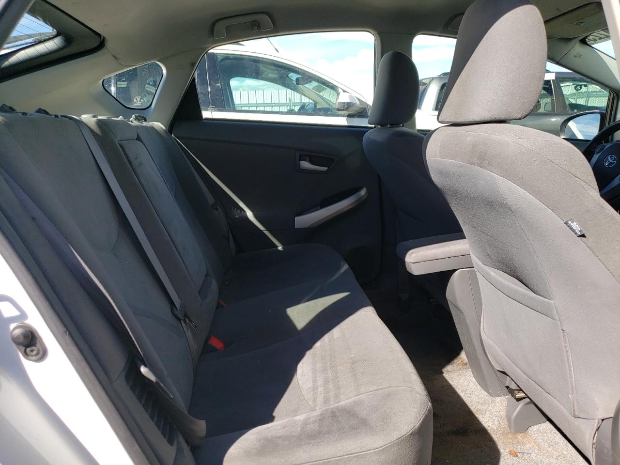 2010 Toyota Prius - Image 10