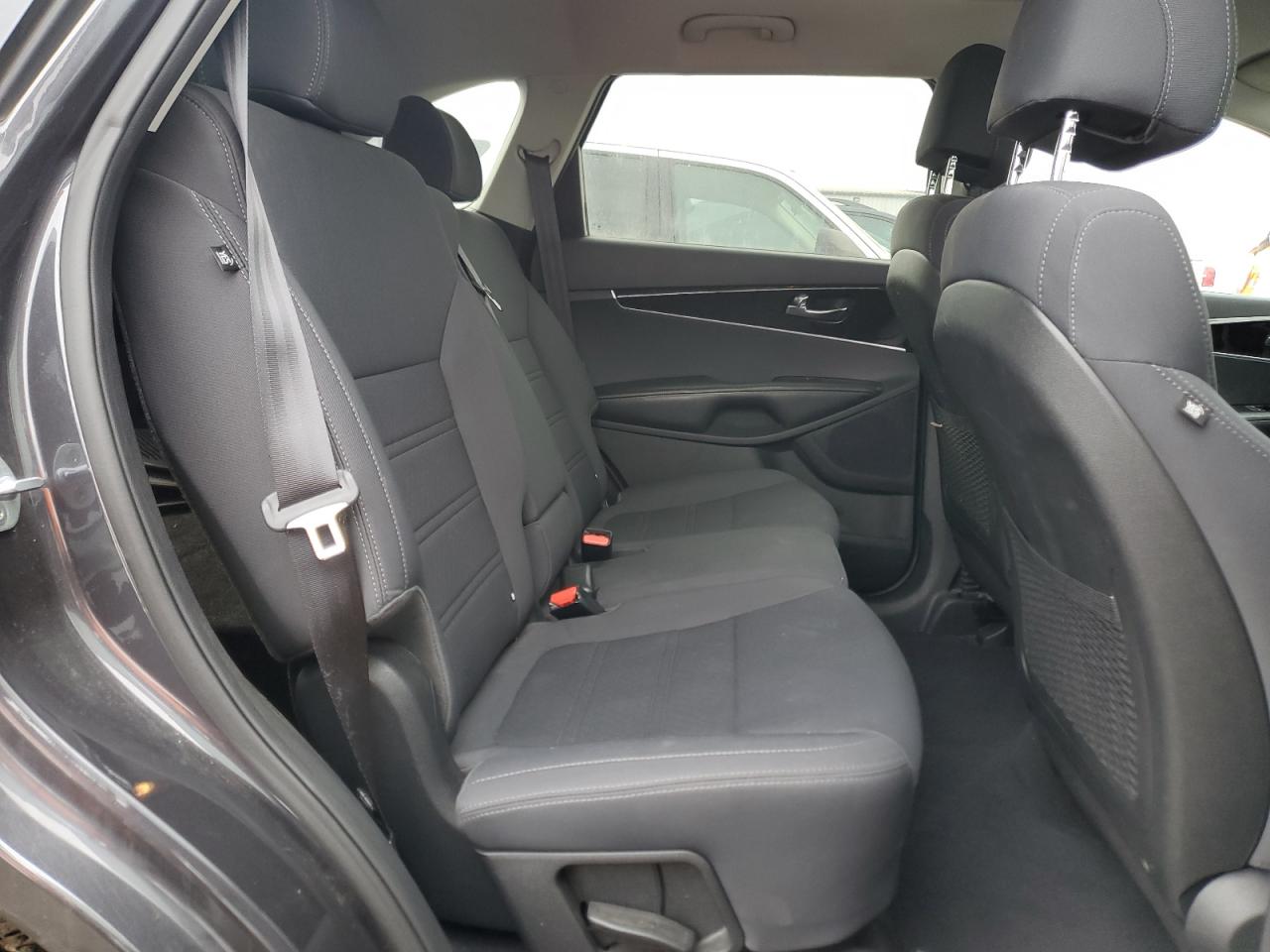 2017 Kia Sorento - Image 11