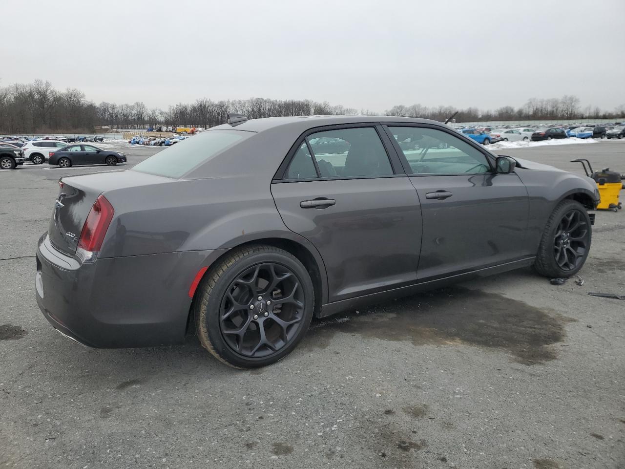 2020 Chrysler 300 - Image 3