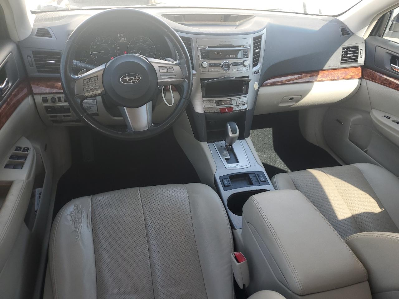 2011 Subaru Outback - Image 8