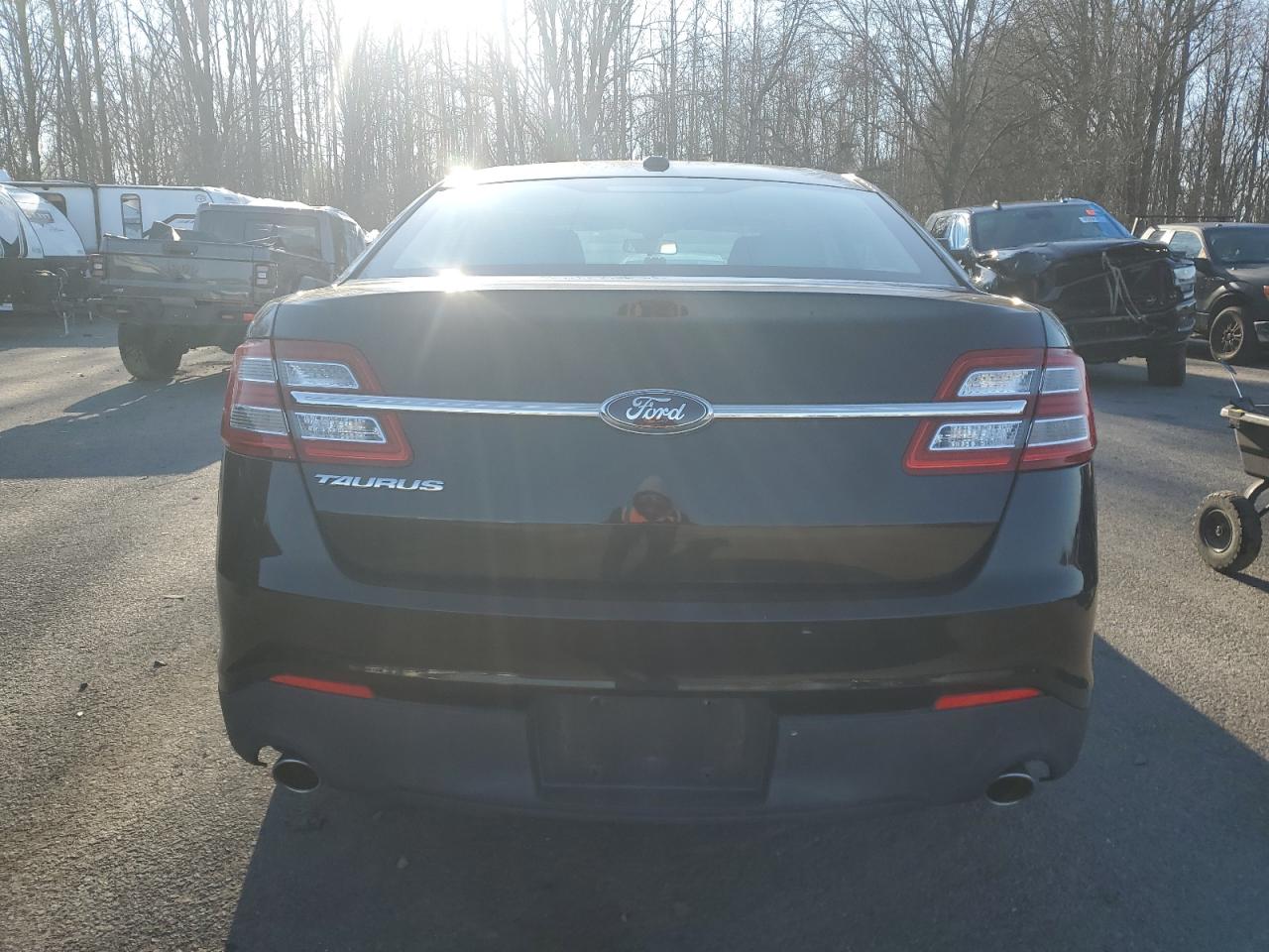 2013 Ford Taurus - Image 6