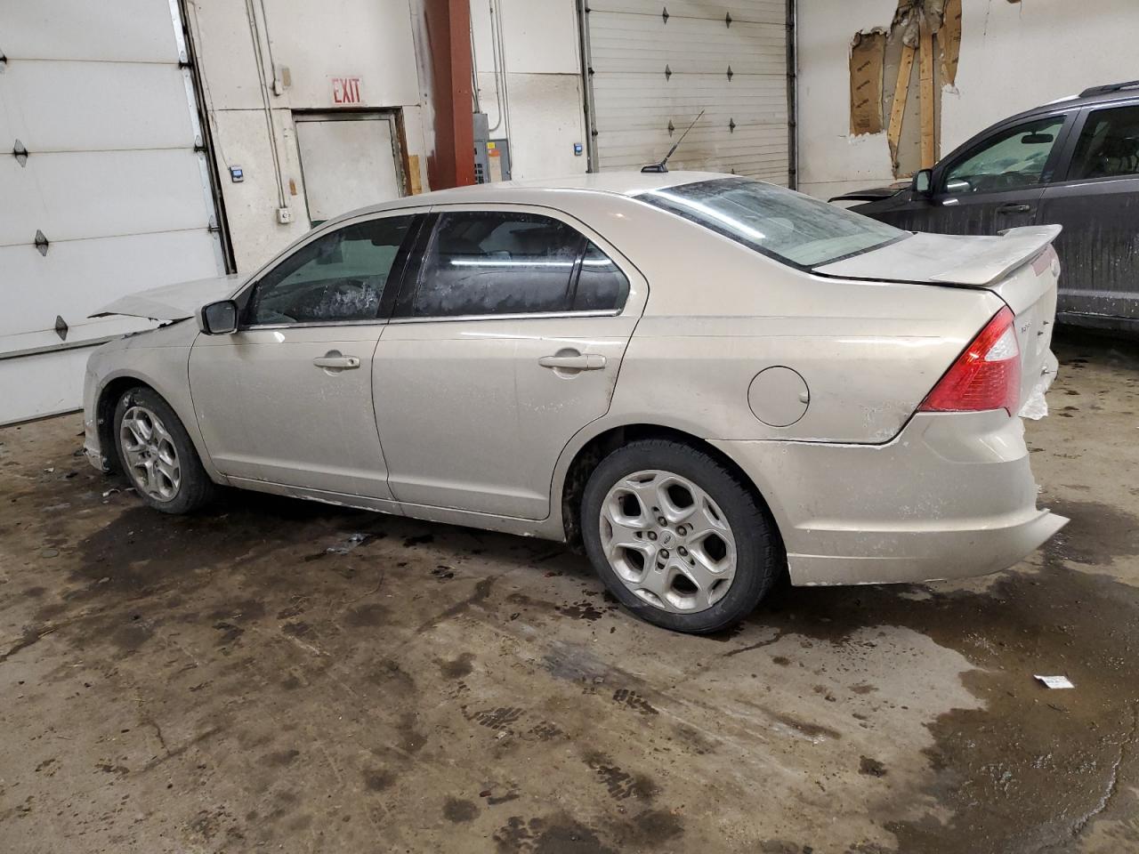 2010 Ford Fusion - Image 2