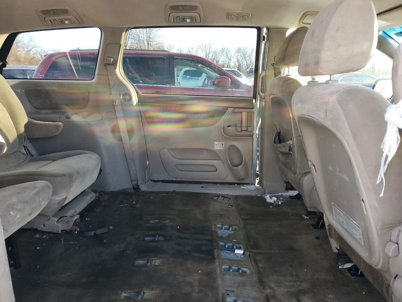 2010 Toyota Sienna - Image 11