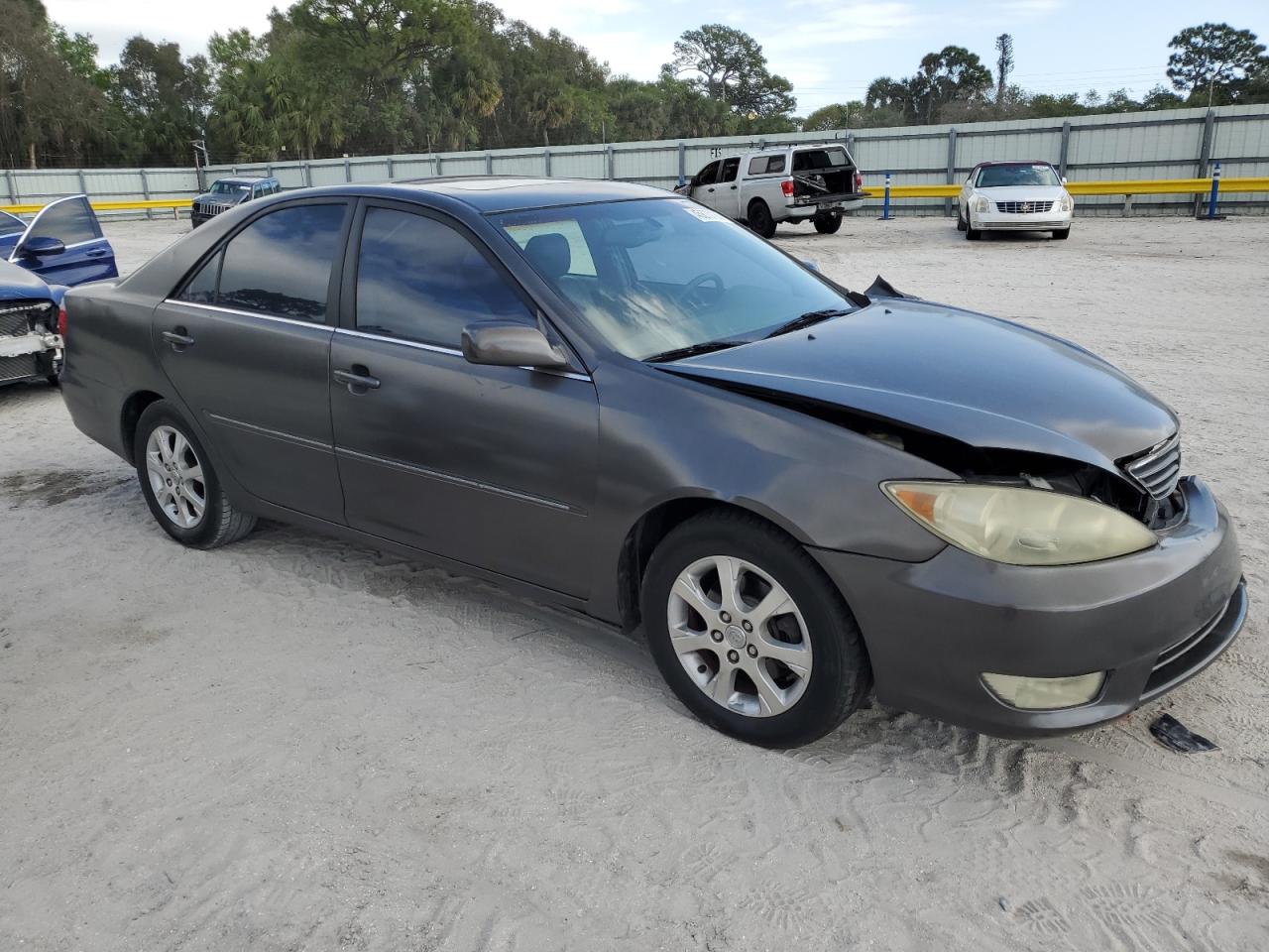 2005 Toyota Camry - Image 4