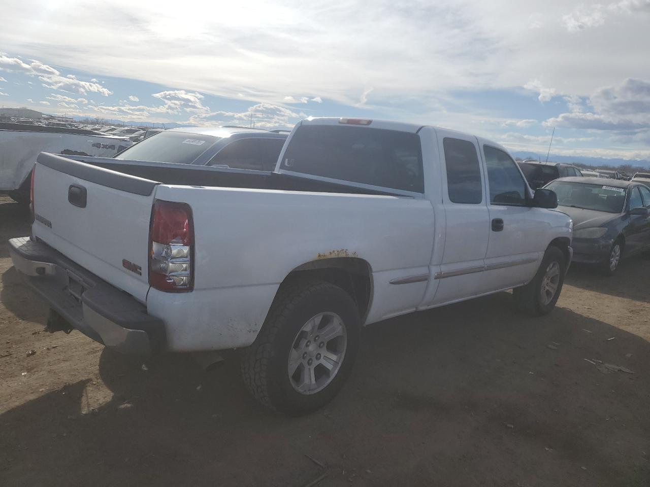 2002 GMC Sierra - Image 3