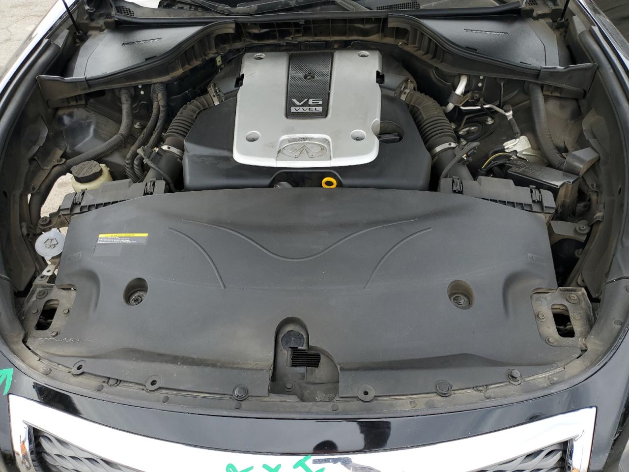 2015 Infiniti Q70 - Image 11