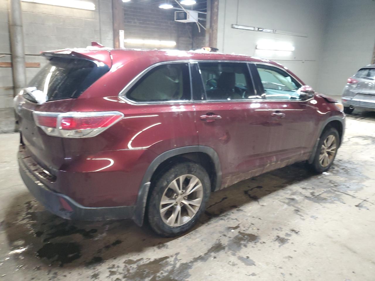 2015 Toyota Highlander - Image 3