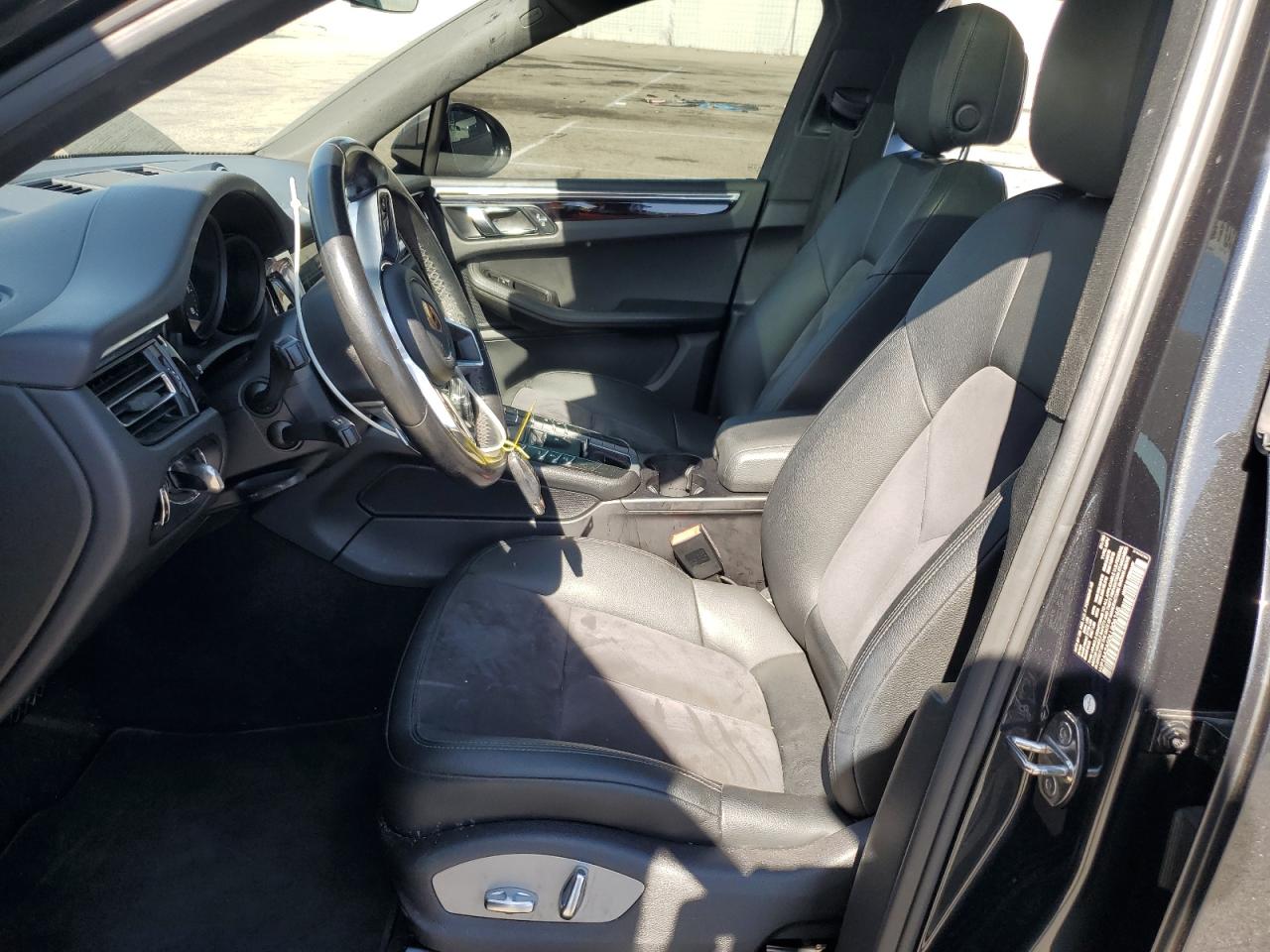 2020 Porsche Macan - Image 7