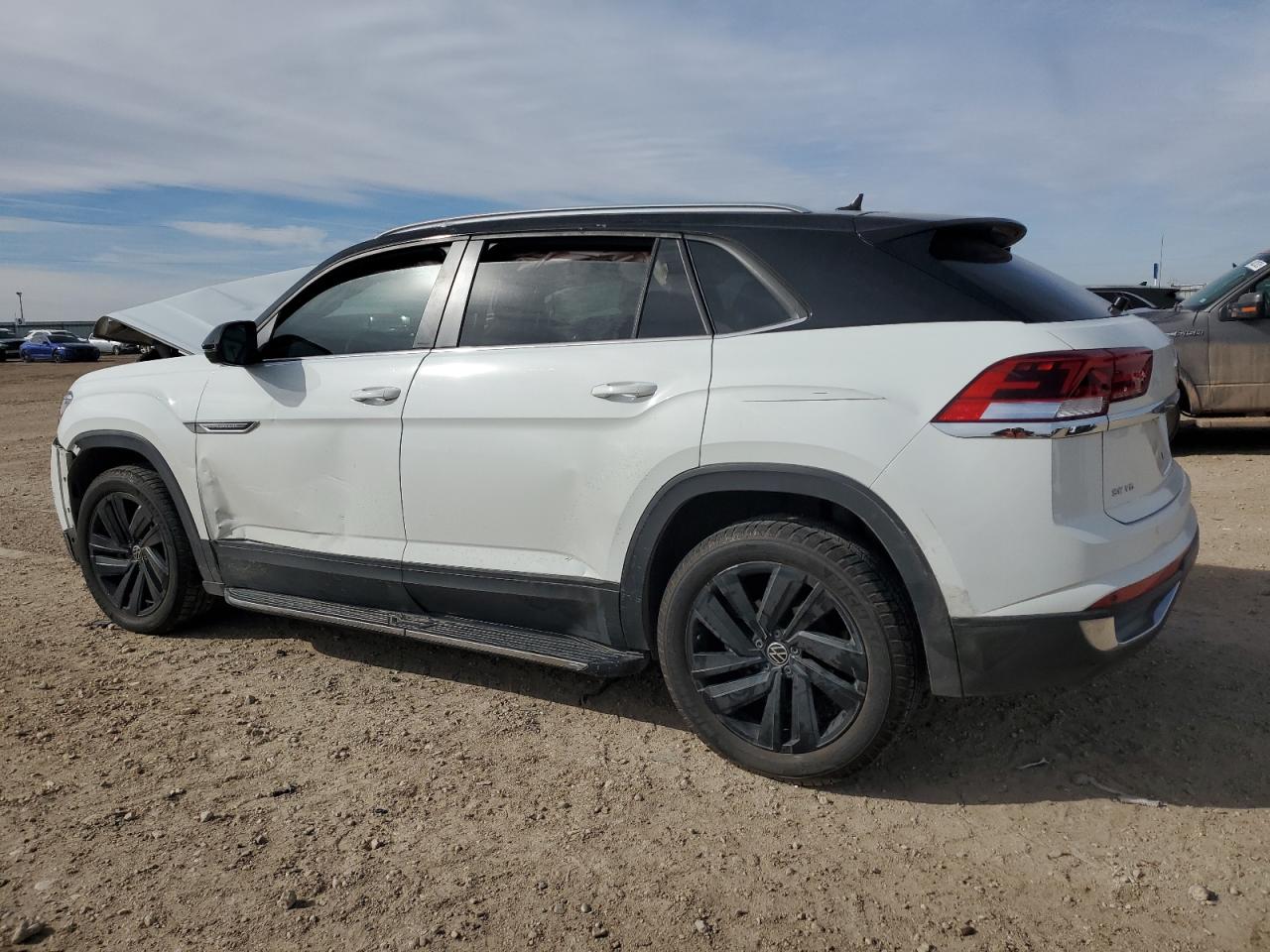 2021 Volkswagen Atlas - Image 2