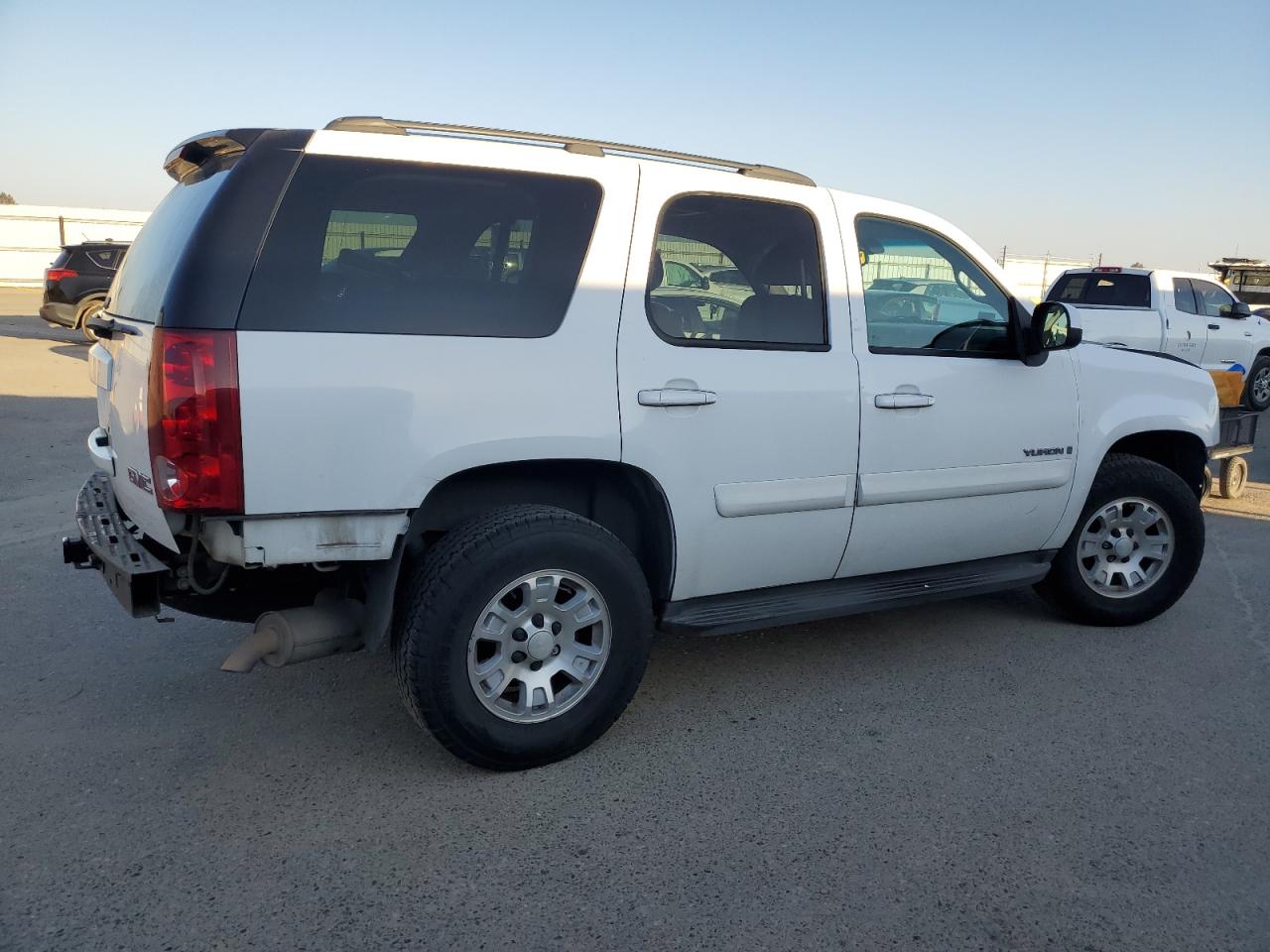 2007 GMC Yukon - Image 3