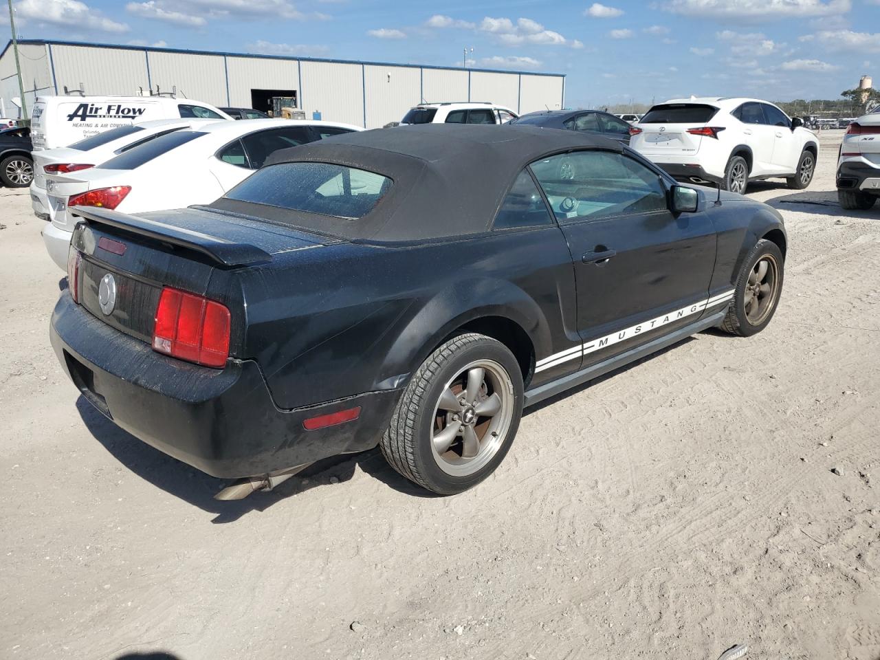 2005 Ford Mustang - Image 3