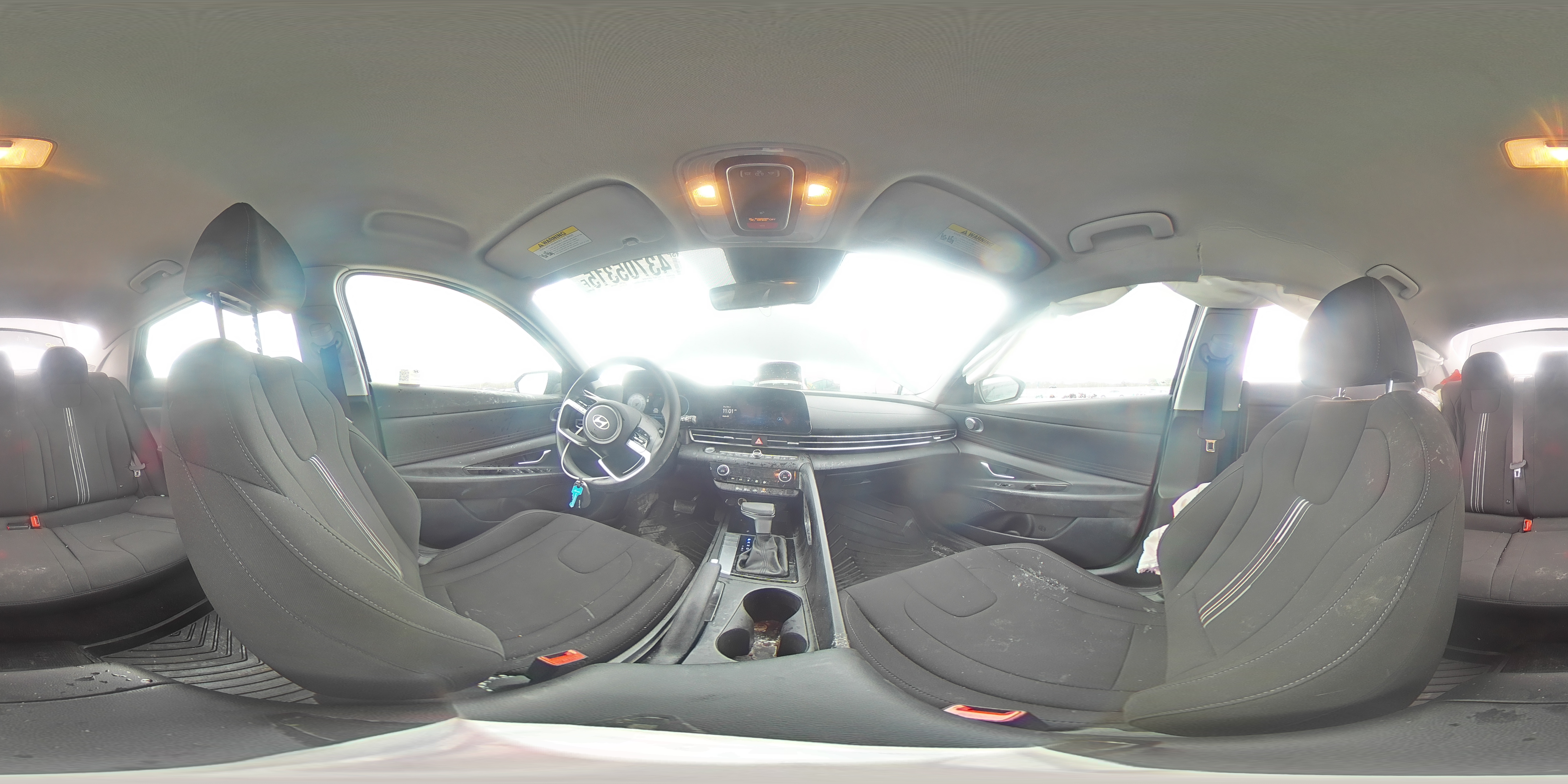 2024 Hyundai Elantra - Image 12