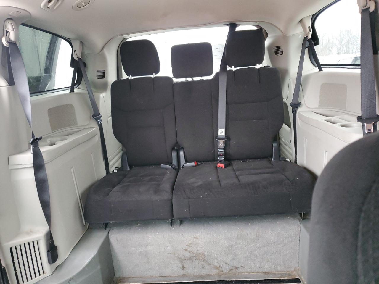 2015 Dodge Caravan - Image 10